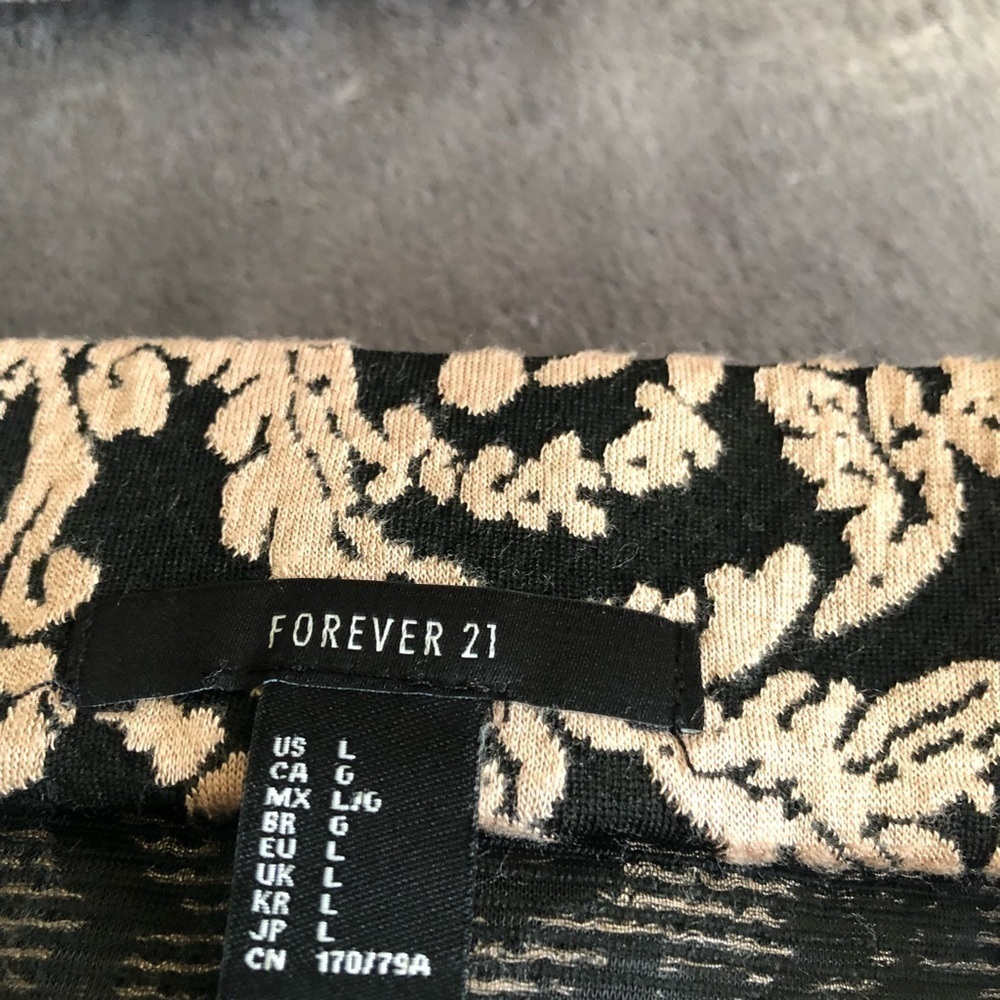 𝅺FOREVER 21 Floral lace print design Brown Black pencil skirt Size large #s1115 - Picture 2 of 7